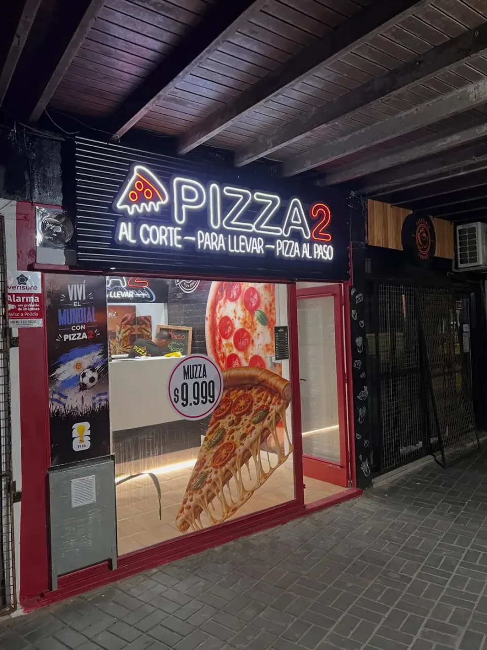 Pizza 2: neón LED, vinilo de corte e impreso — foto 5