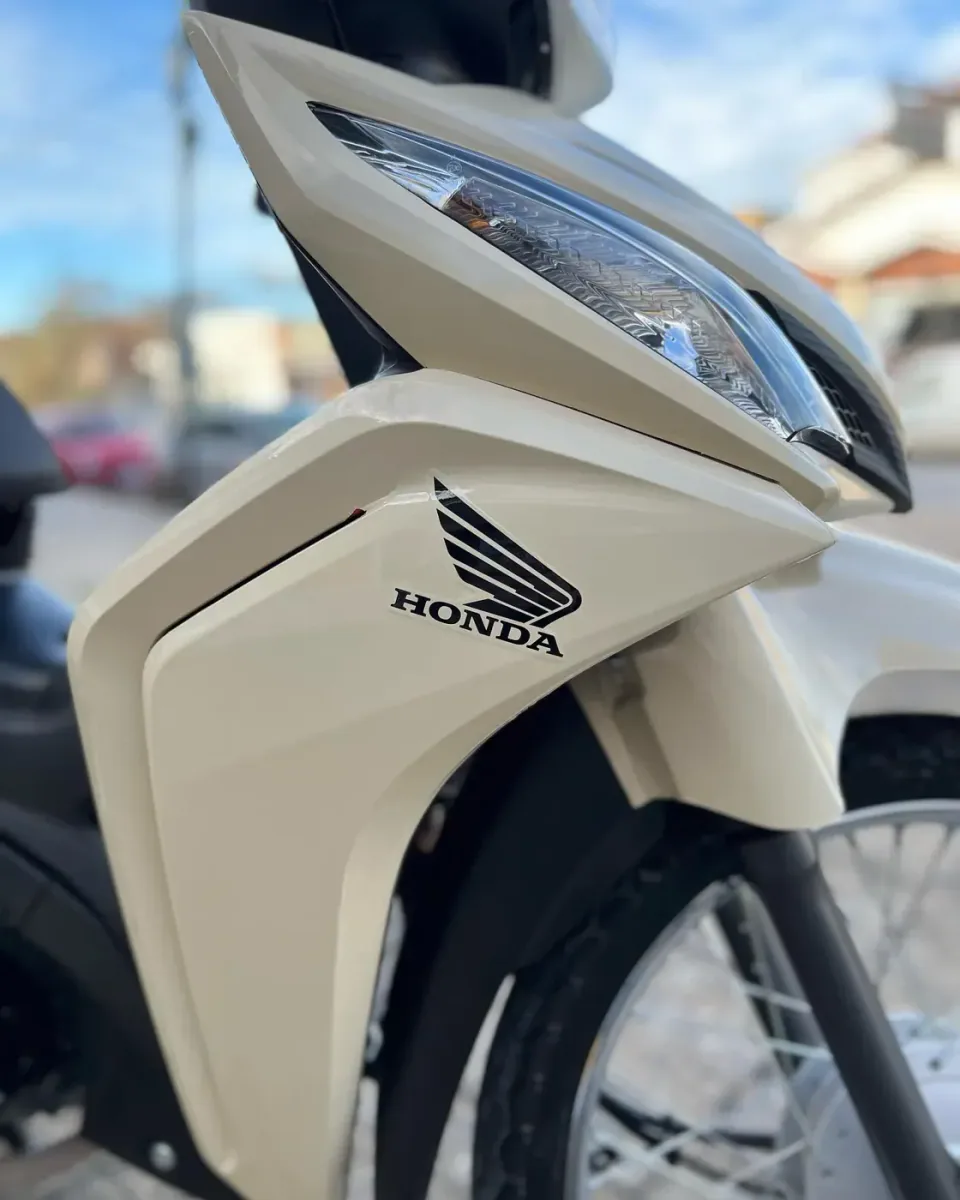 Honda Wave forrada en beige — foto 2