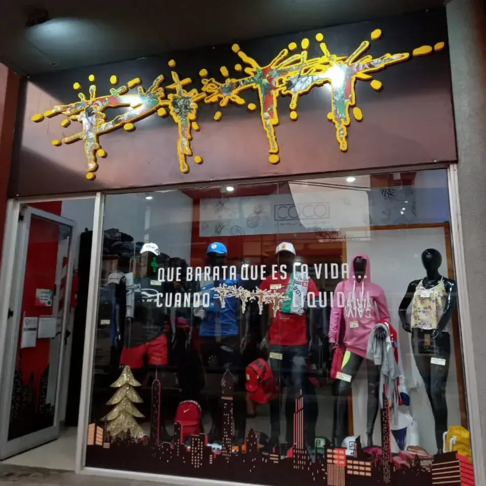 Coco: lona front, corpóreas y vidriera — foto 2