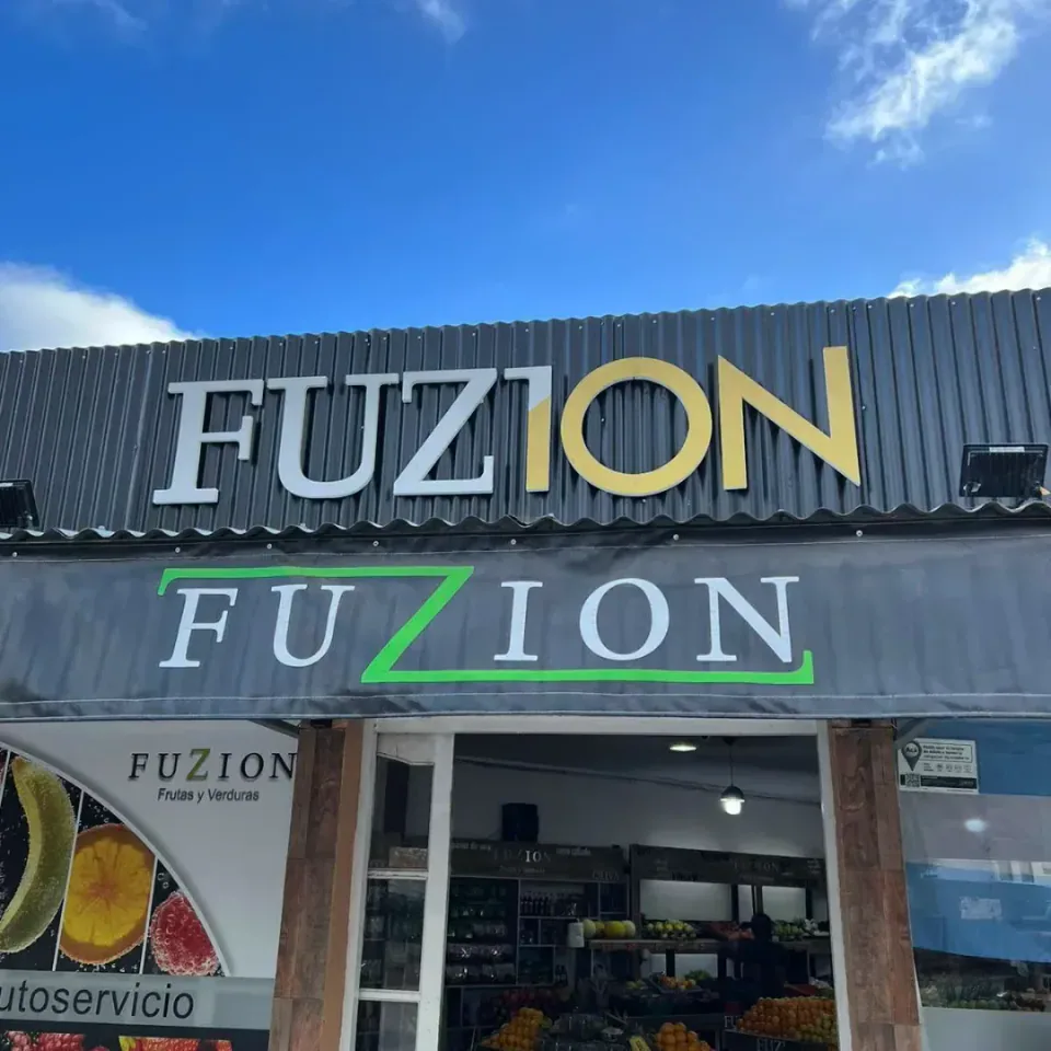 Fuzion: corpóreas de polyfan y PVC — foto 3