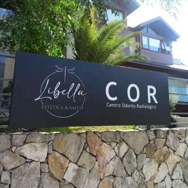 Libella · COR: cartel luminoso de chapa calada — foto 4
