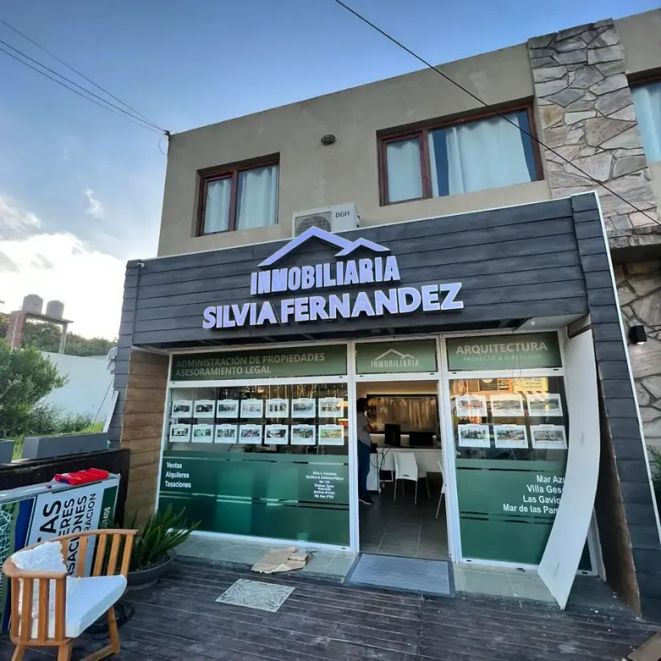 Inmobiliaria Silvia Fernández: carteles luminosos — foto 4
