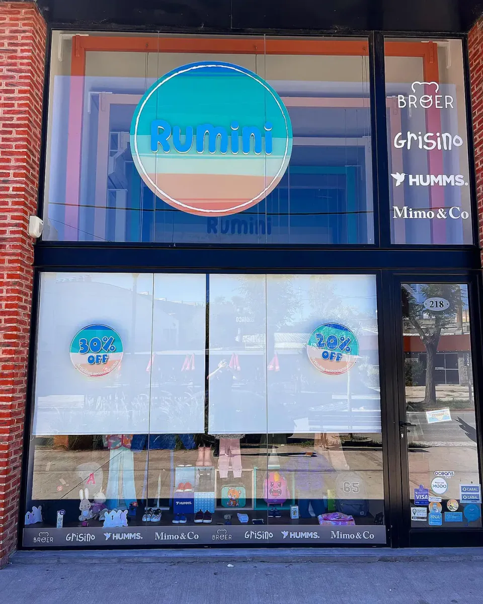 Rumini: vinilo cristal, acrílico y polyfan — foto 2