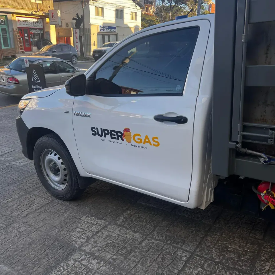 Super Gas: vinilo de corte e impreso