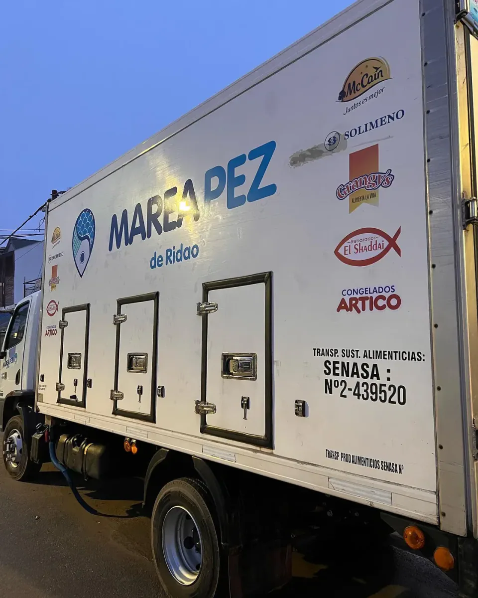 Marea Pez: rotulación de camión térmico — foto 4
