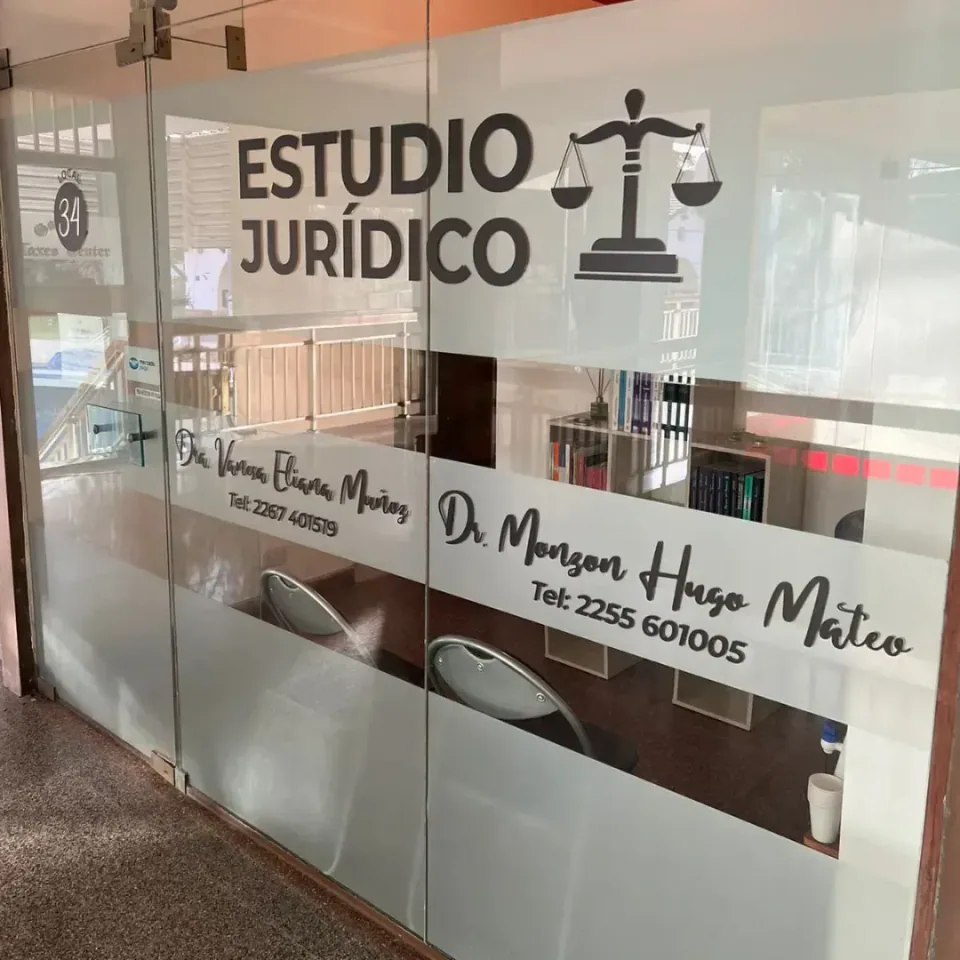Logos en vinilo de corte para vidrieras — foto 4