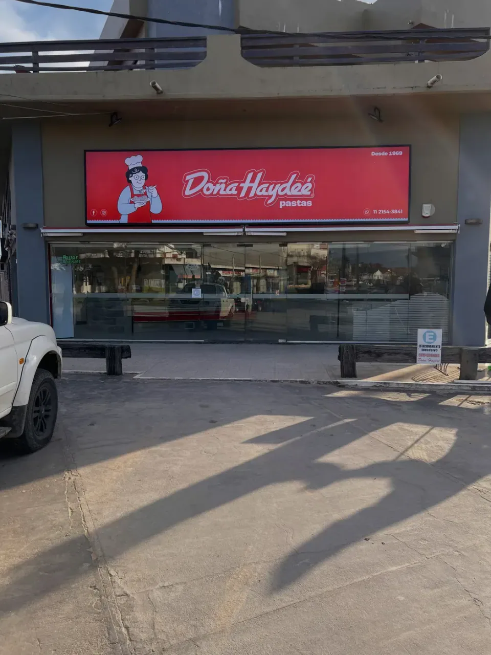 Marquesina luminosa para Doña Haydée Pastas — foto 3
