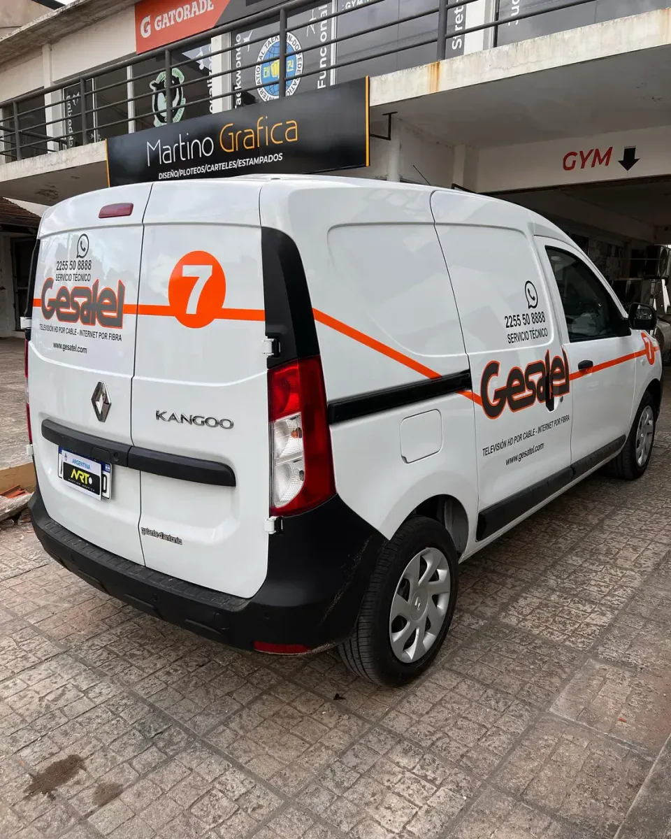 Gesatel: diseño y ploteo con vinilo de corte