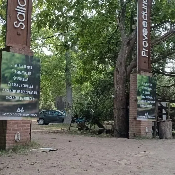 Camping de Ingenieros: corpóreas y placas — foto 3