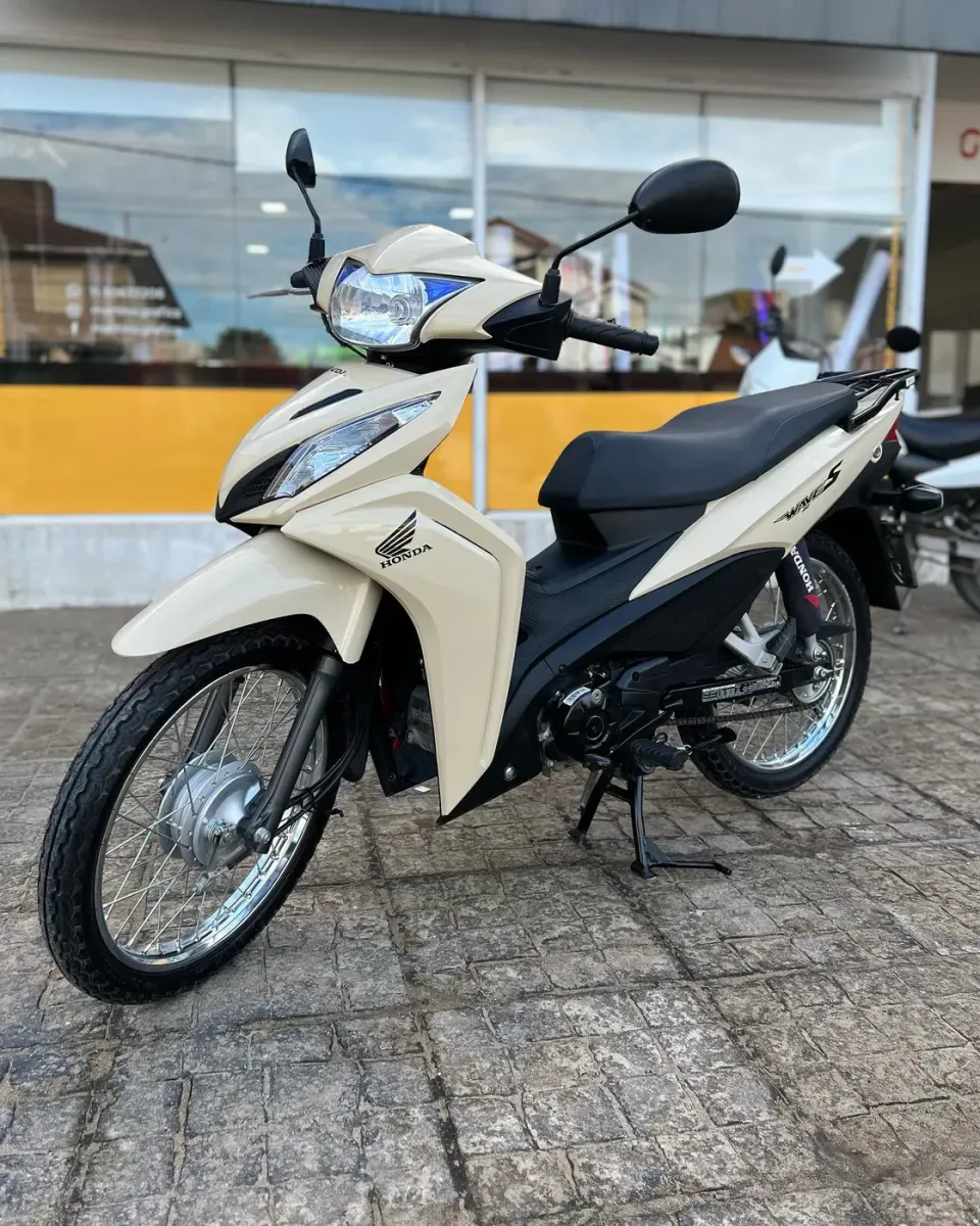 Honda Wave forrada en beige